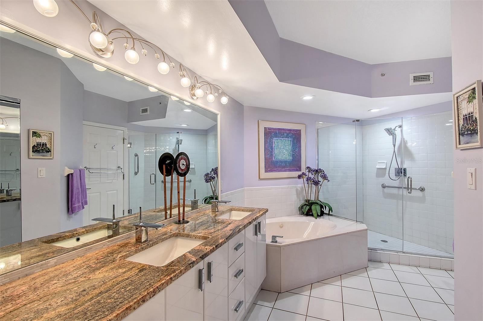 5420 EAGLES POINT CIR #106, SARASOTA, FL, 34231