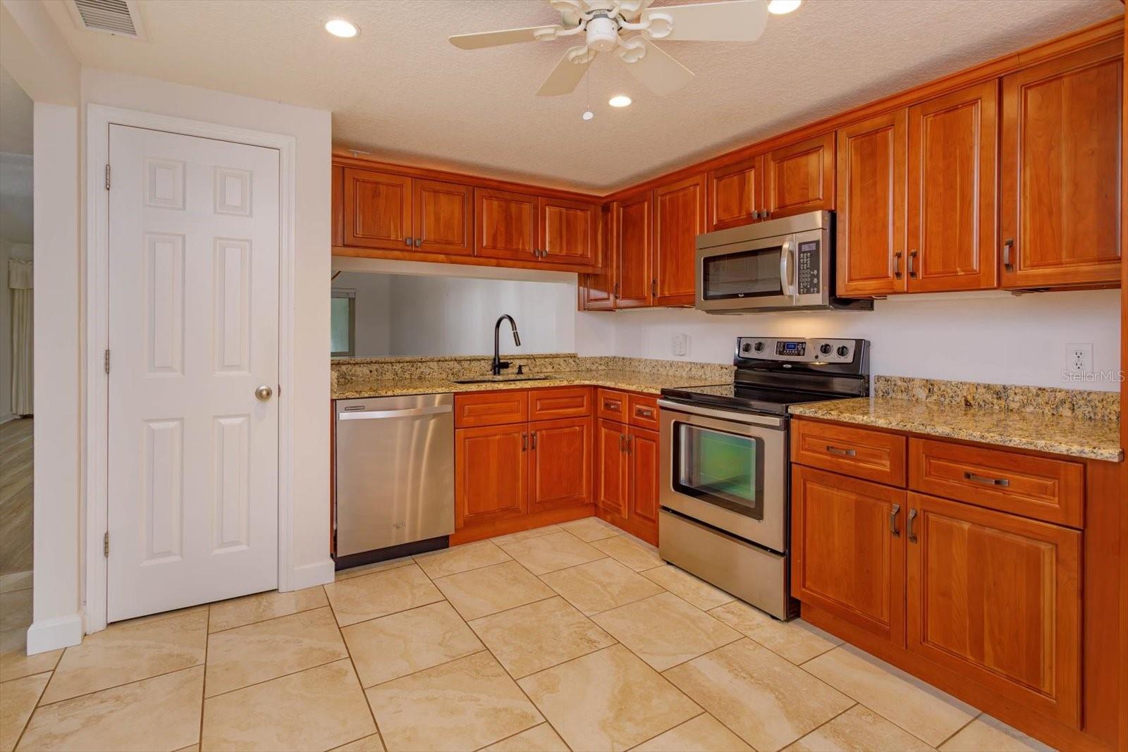 1 ESCONDIDO CIR #171, ALTAMONTE SPRINGS, FL, 32701