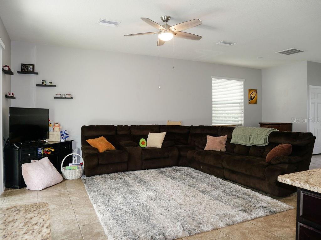 32692 WINDELSTRAW DR, WESLEY CHAPEL, FL, 33545