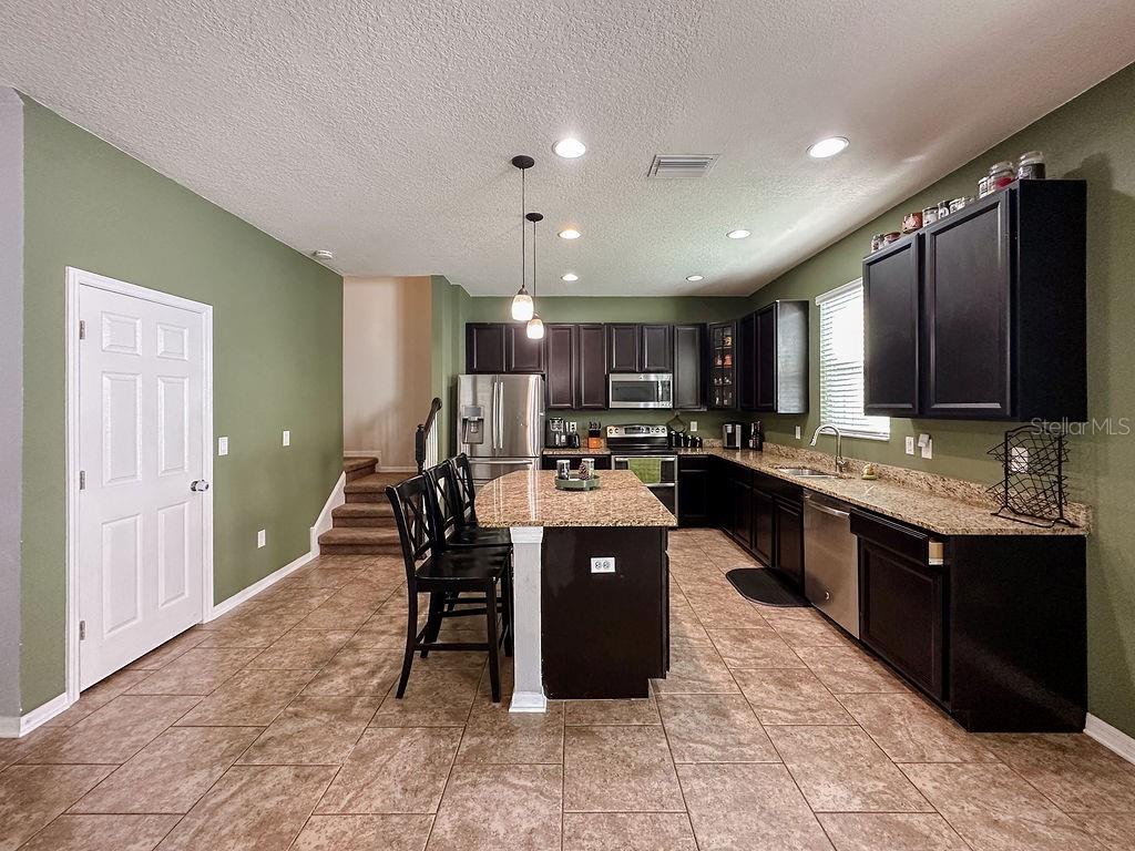 32692 WINDELSTRAW DR, WESLEY CHAPEL, FL, 33545