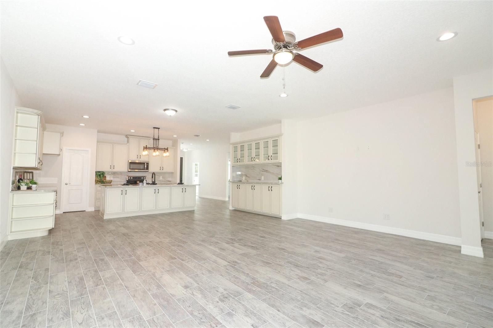 1038 DENNIS AVE, ORLANDO, FL, 32807