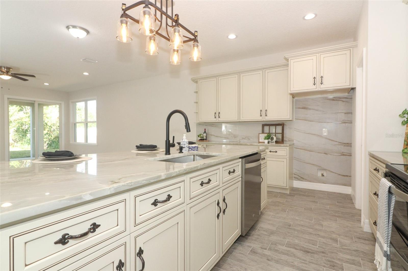 1038 DENNIS AVE, ORLANDO, FL, 32807