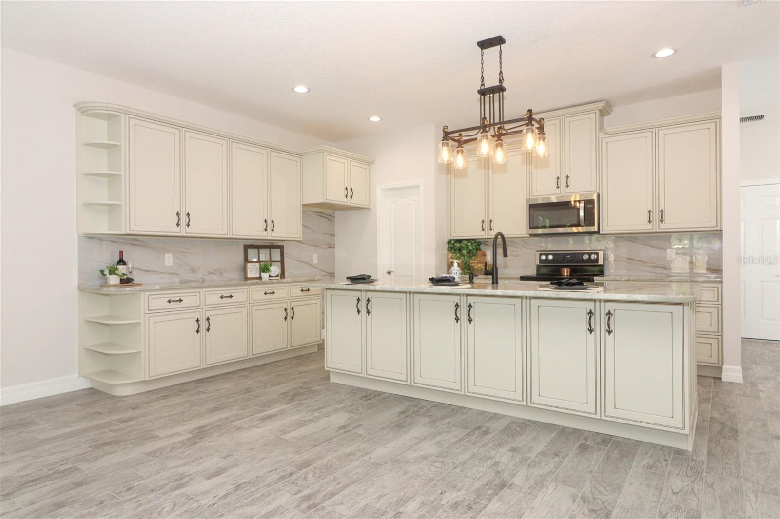 1038 DENNIS AVE, ORLANDO, FL, 32807
