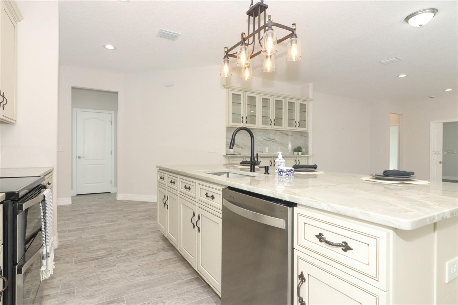 1038 DENNIS AVE, ORLANDO, FL, 32807