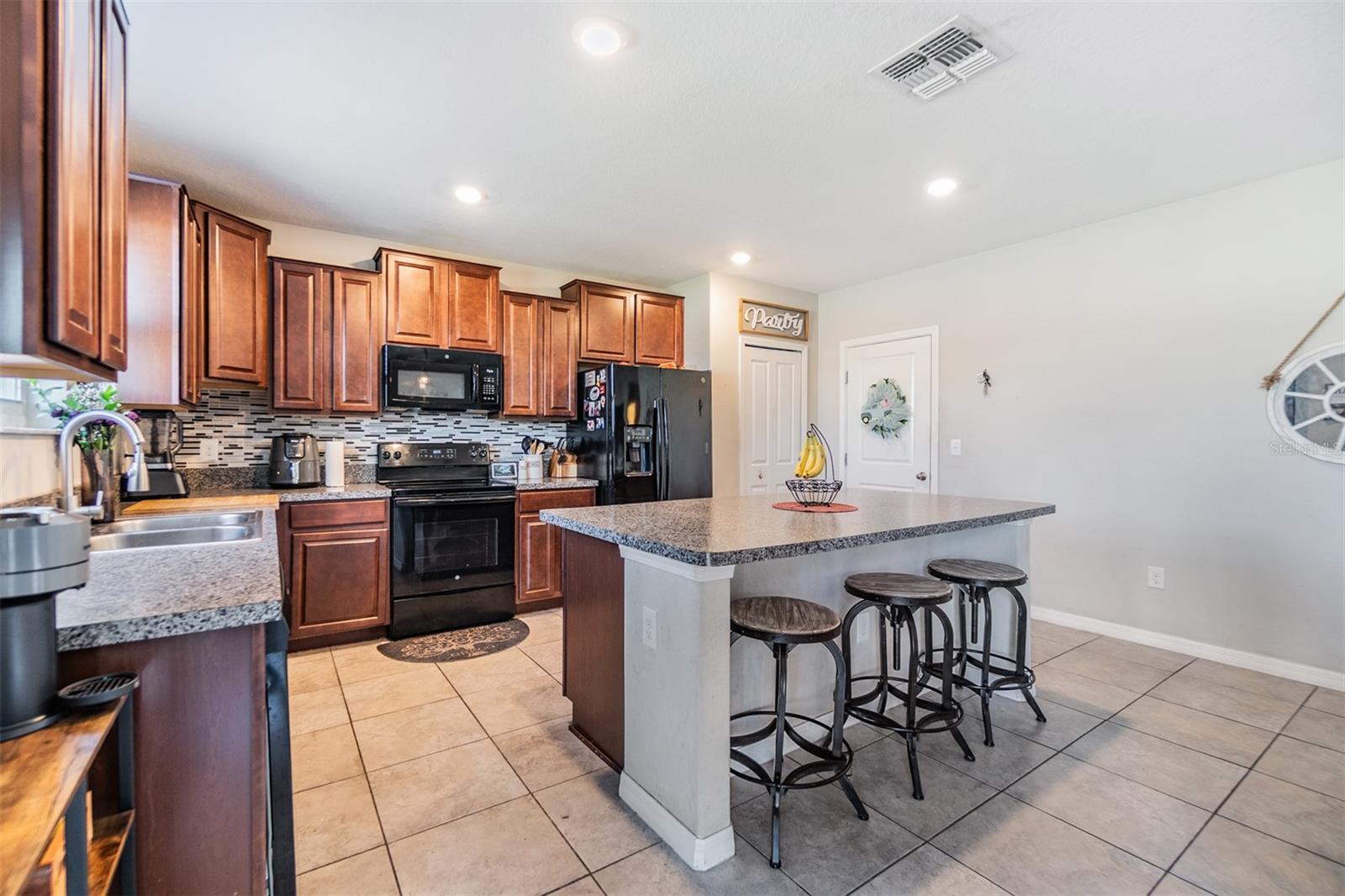 7010 WISEMAN RUN DR, SUN CITY CENTER, FL, 33573