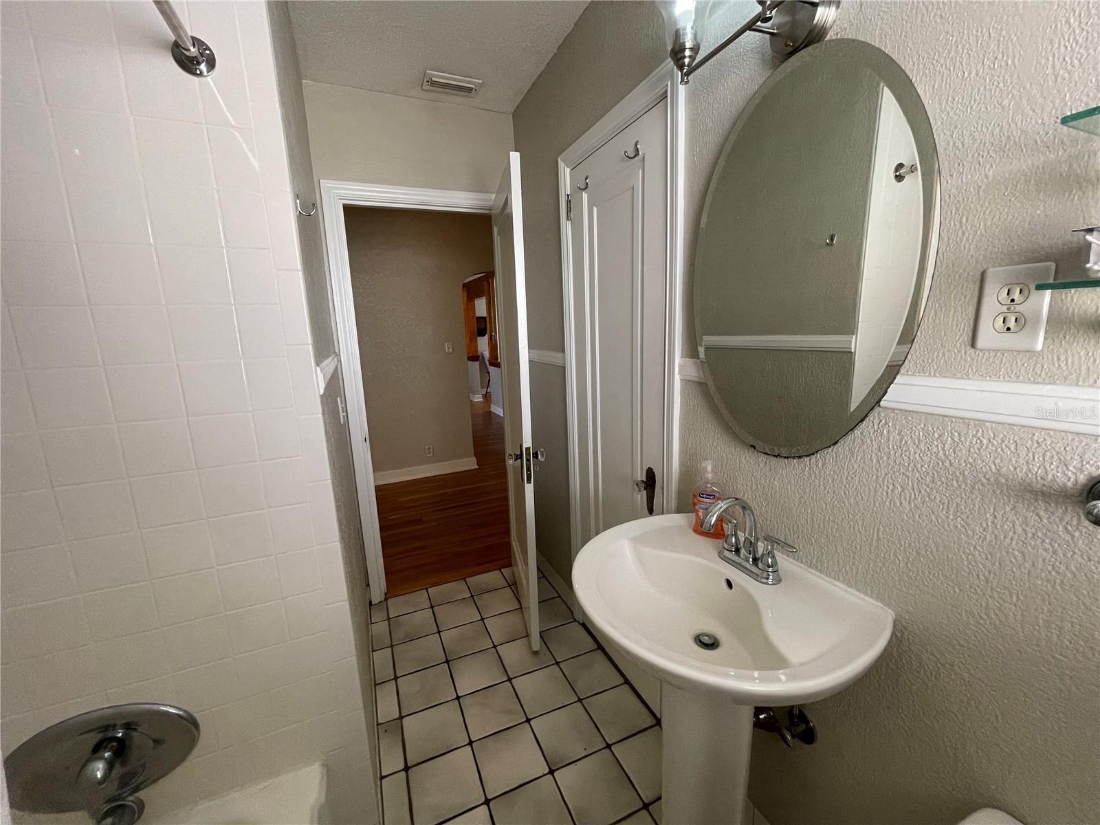 1182 25TH AVE N, ST PETERSBURG, FL, 33704