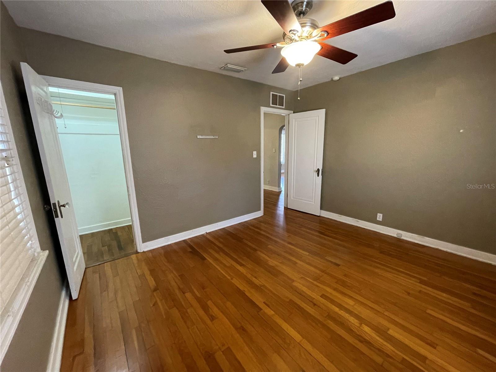 1182 25TH AVE N, ST PETERSBURG, FL, 33704