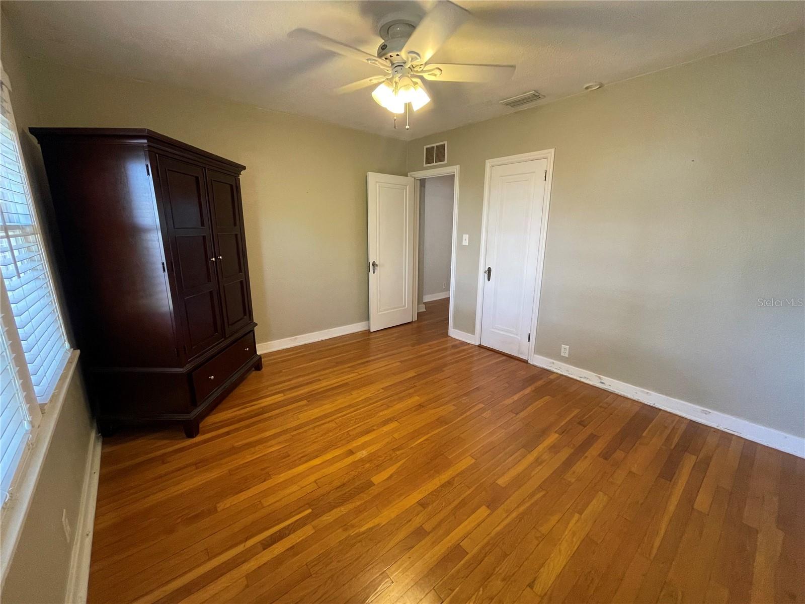 1182 25TH AVE N, ST PETERSBURG, FL, 33704