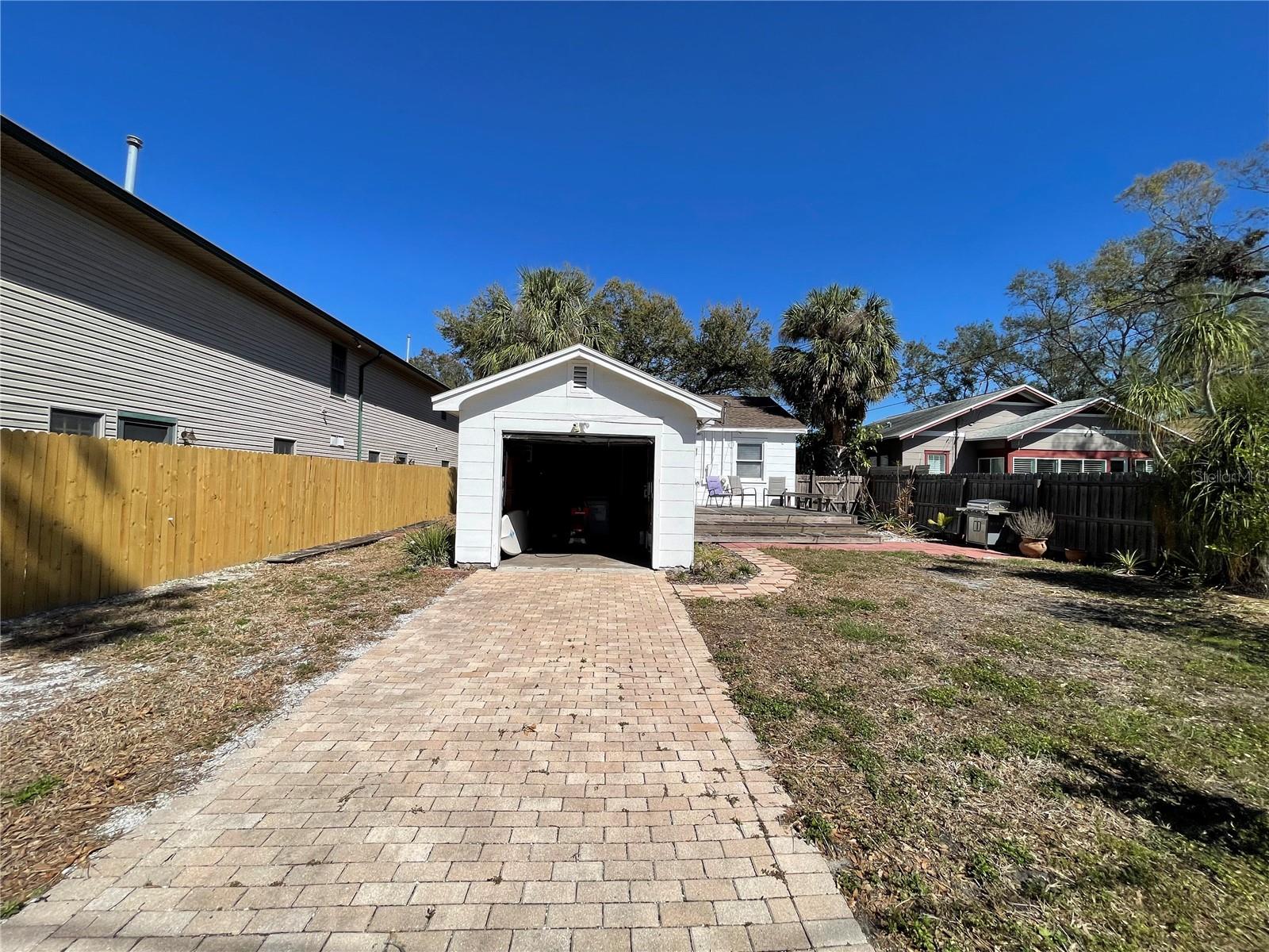 1182 25TH AVE N, ST PETERSBURG, FL, 33704