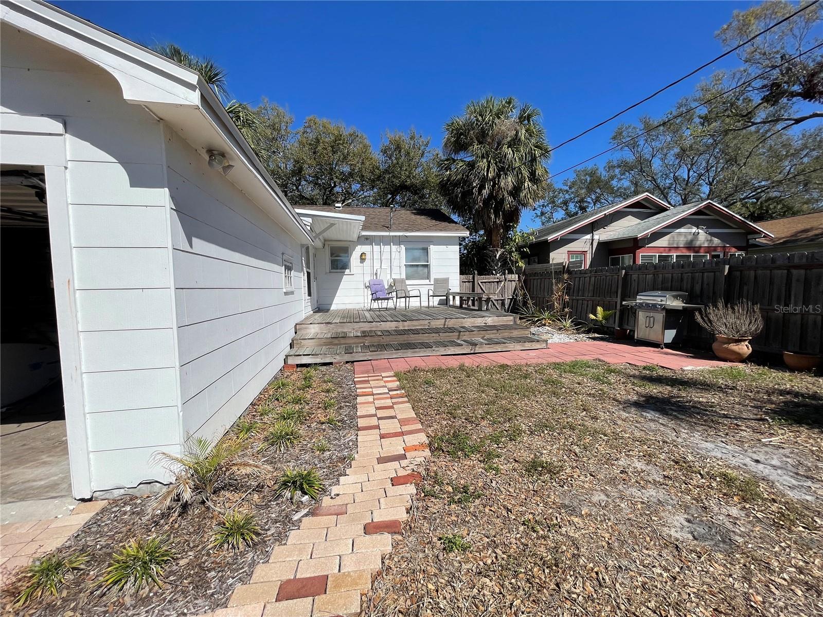 1182 25TH AVE N, ST PETERSBURG, FL, 33704