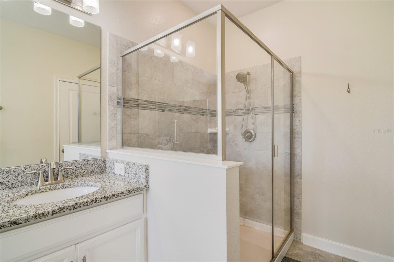10012 LOVEGRASS LN, ORLANDO, FL, 32832