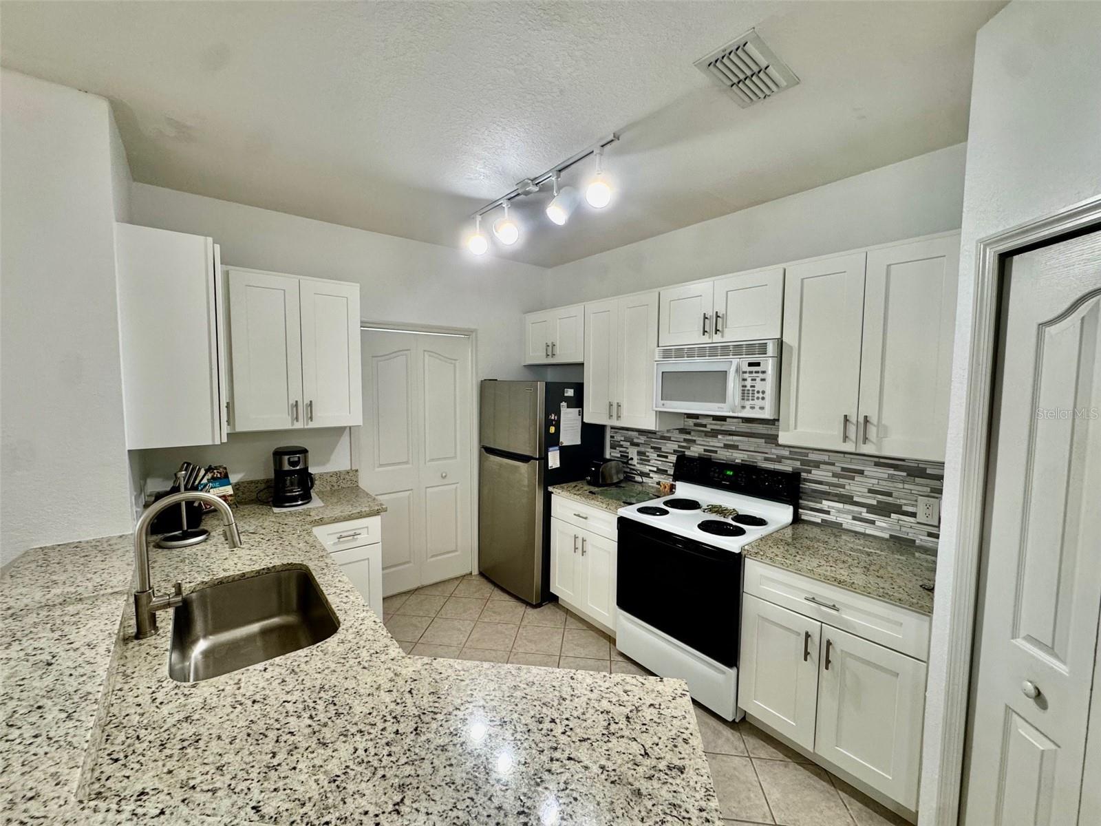 8335 38TH STREET CIR E #108, SARASOTA, FL, 34243