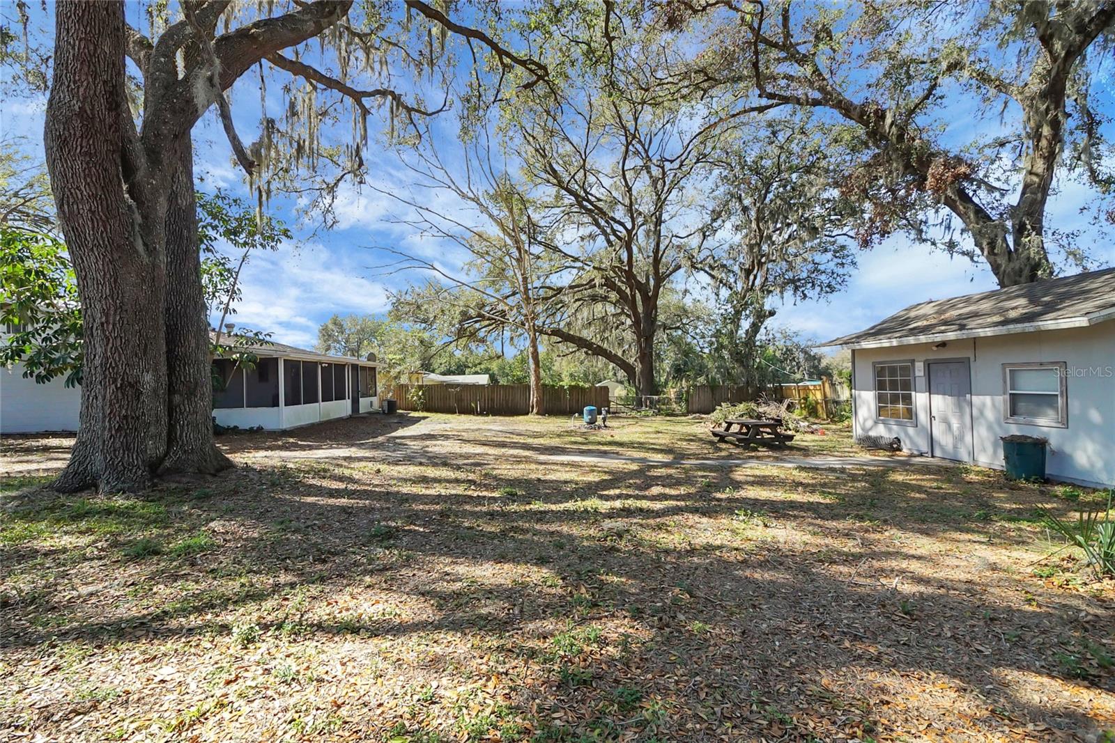 6213 HIGHLAND AVE, LEESBURG, FL, 34748