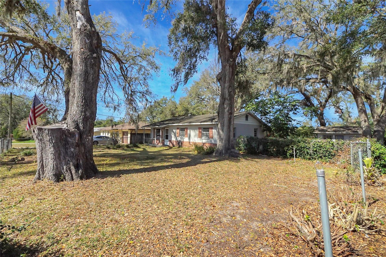 6213 HIGHLAND AVE, LEESBURG, FL, 34748