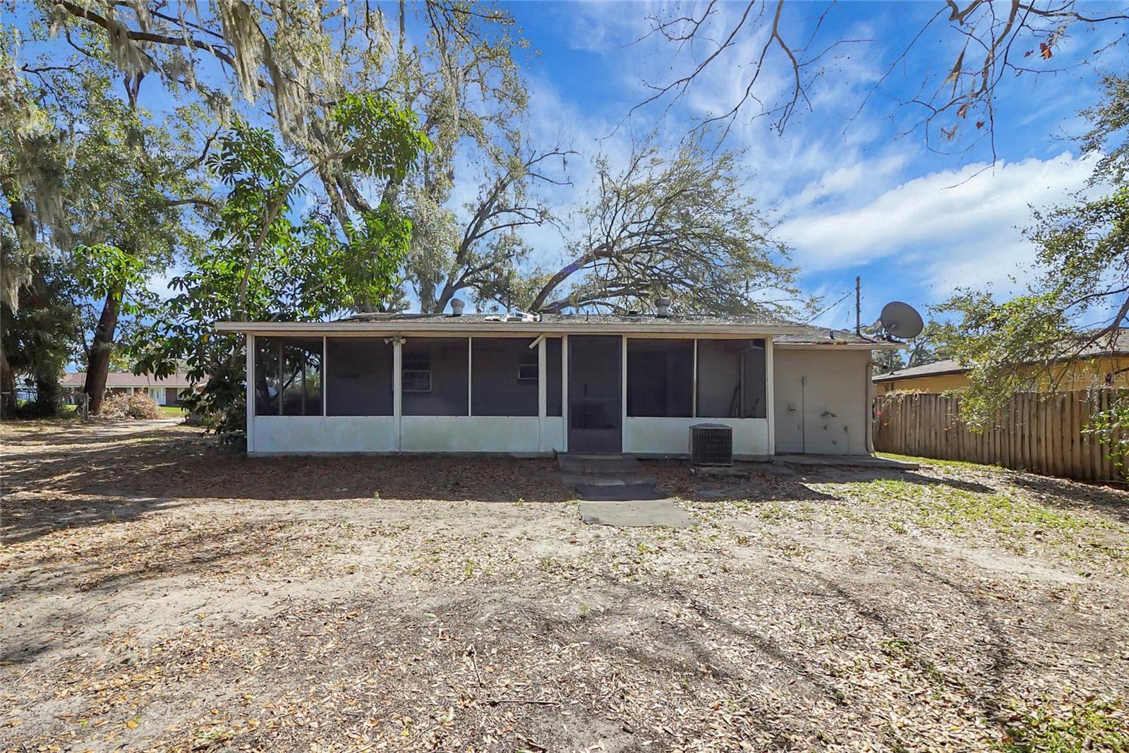 6213 HIGHLAND AVE, LEESBURG, FL, 34748