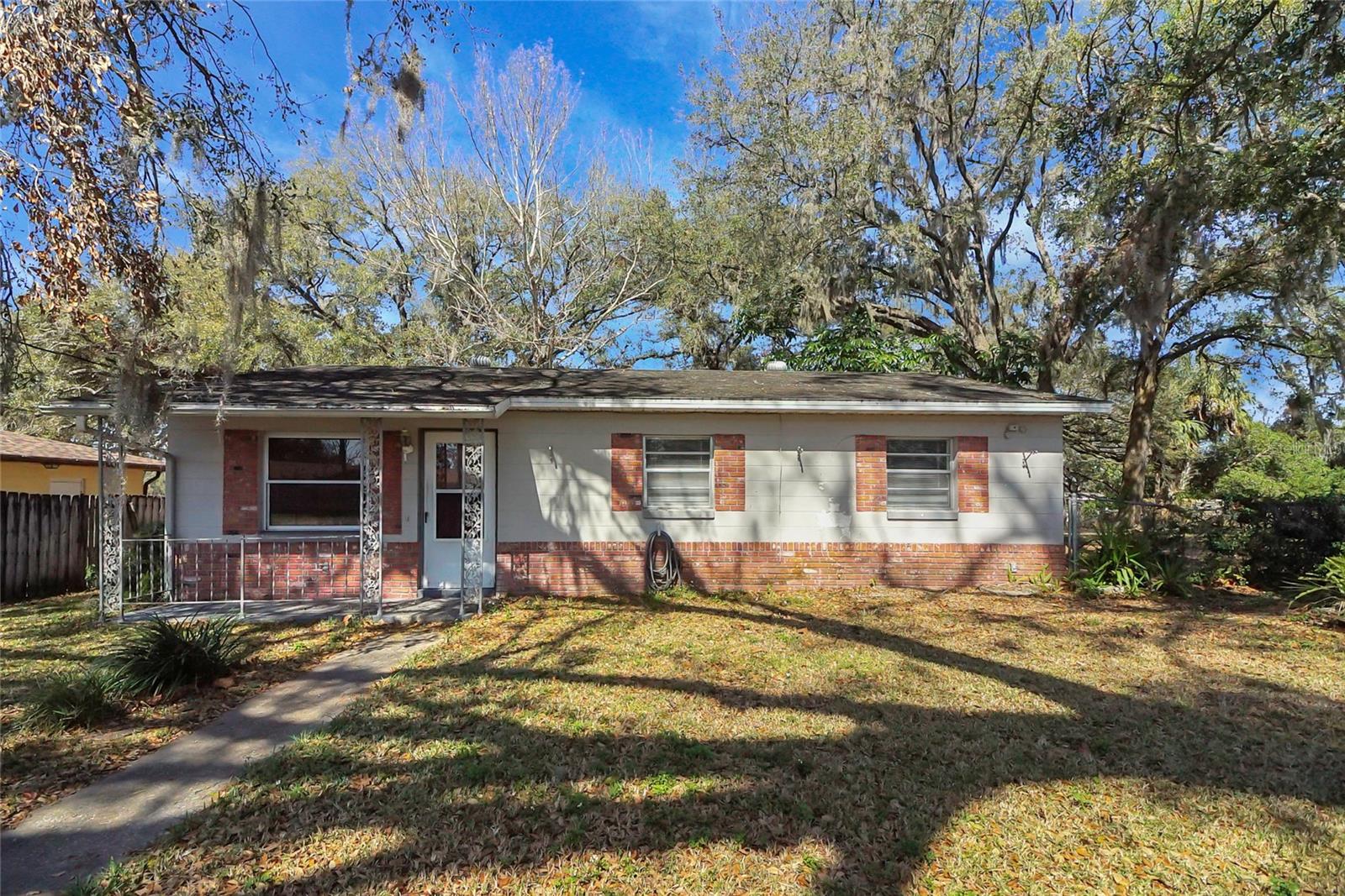 6213 HIGHLAND AVE, LEESBURG, FL, 34748