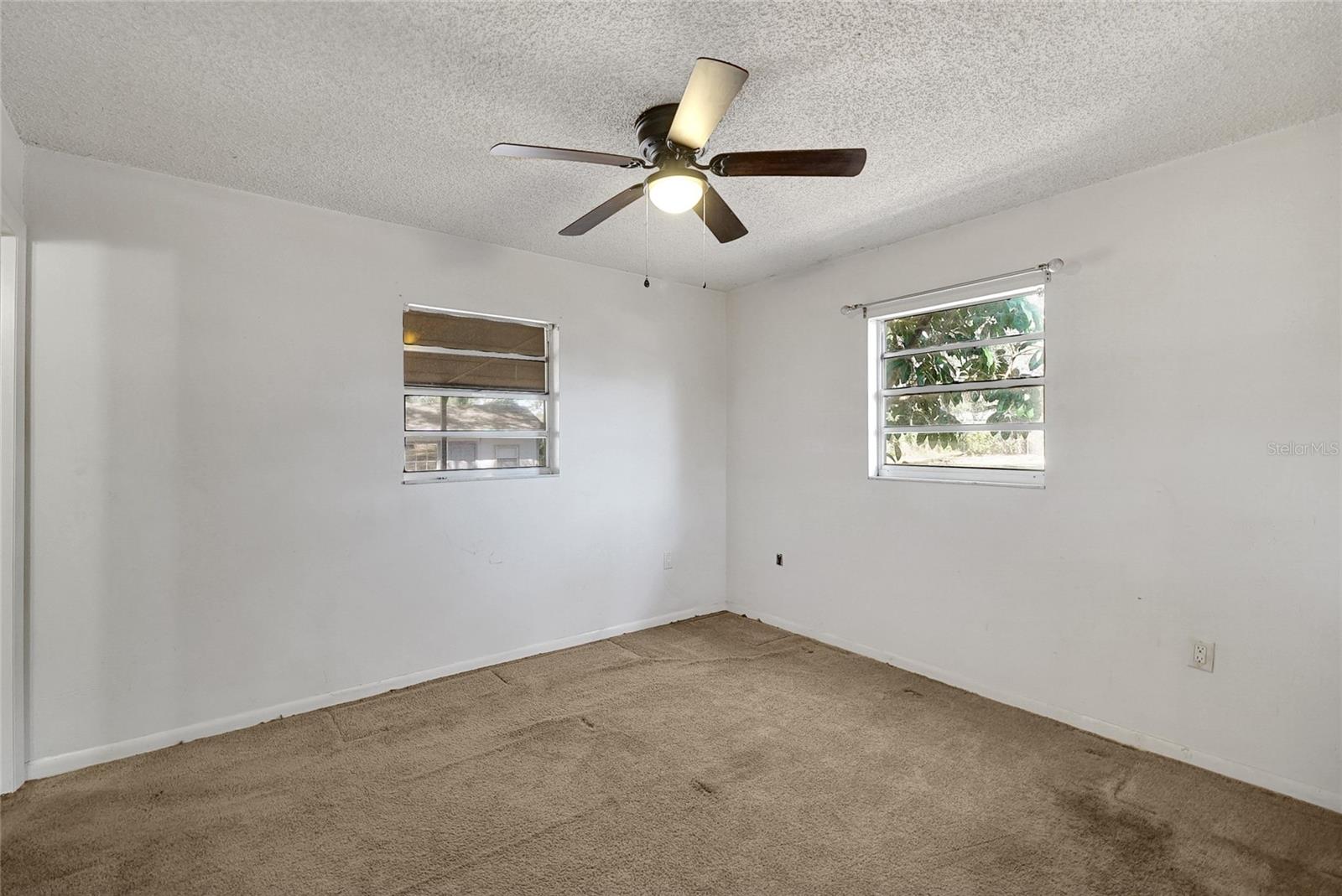 6213 HIGHLAND AVE, LEESBURG, FL, 34748