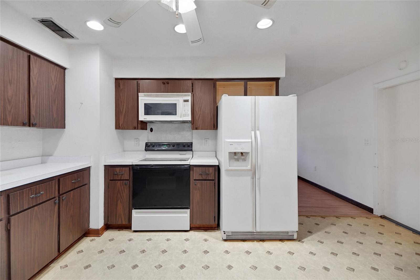 6213 HIGHLAND AVE, LEESBURG, FL, 34748