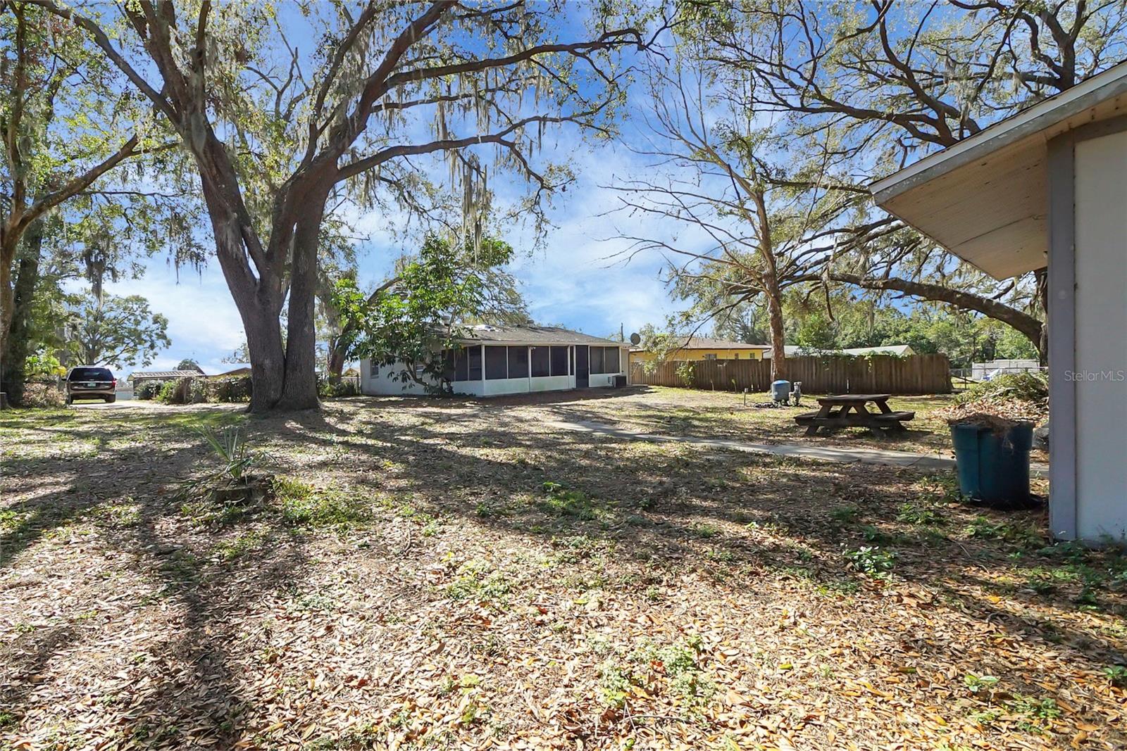 6213 HIGHLAND AVE, LEESBURG, FL, 34748