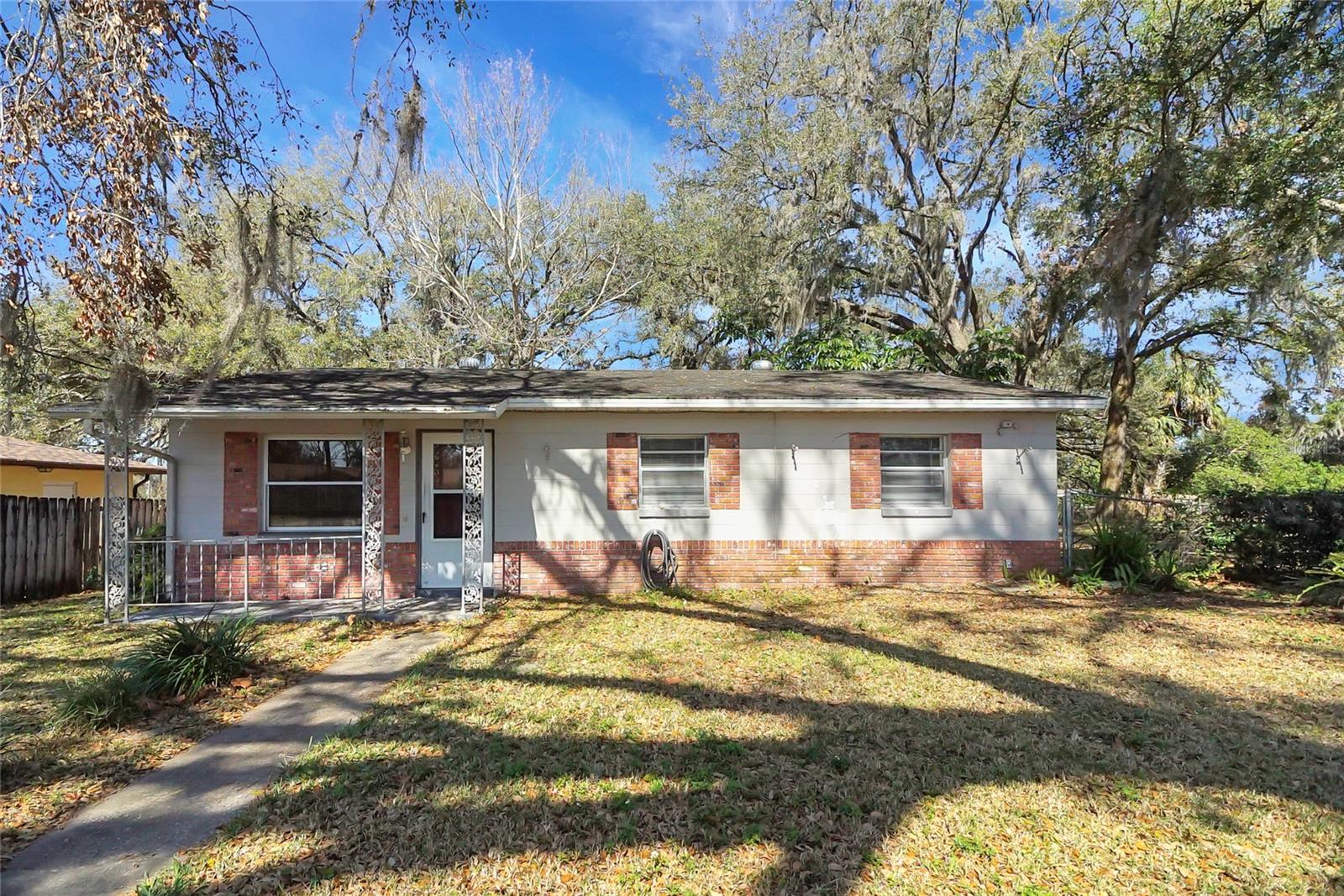 6213 HIGHLAND AVE, LEESBURG, FL, 34748