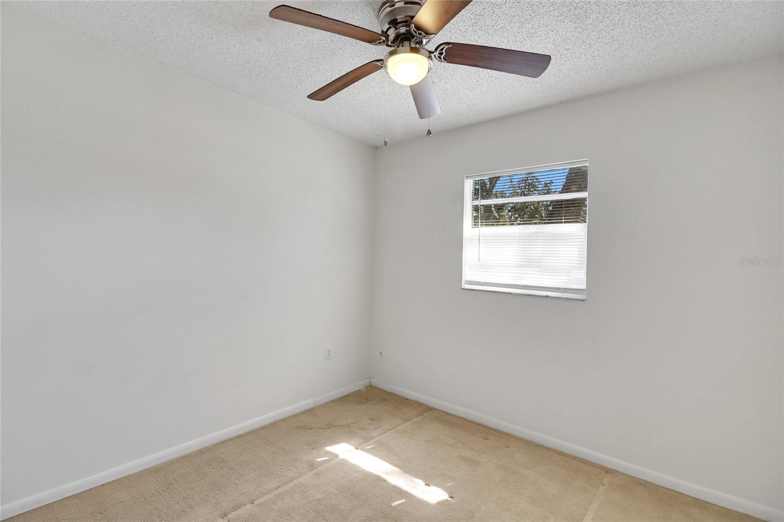6213 HIGHLAND AVE, LEESBURG, FL, 34748
