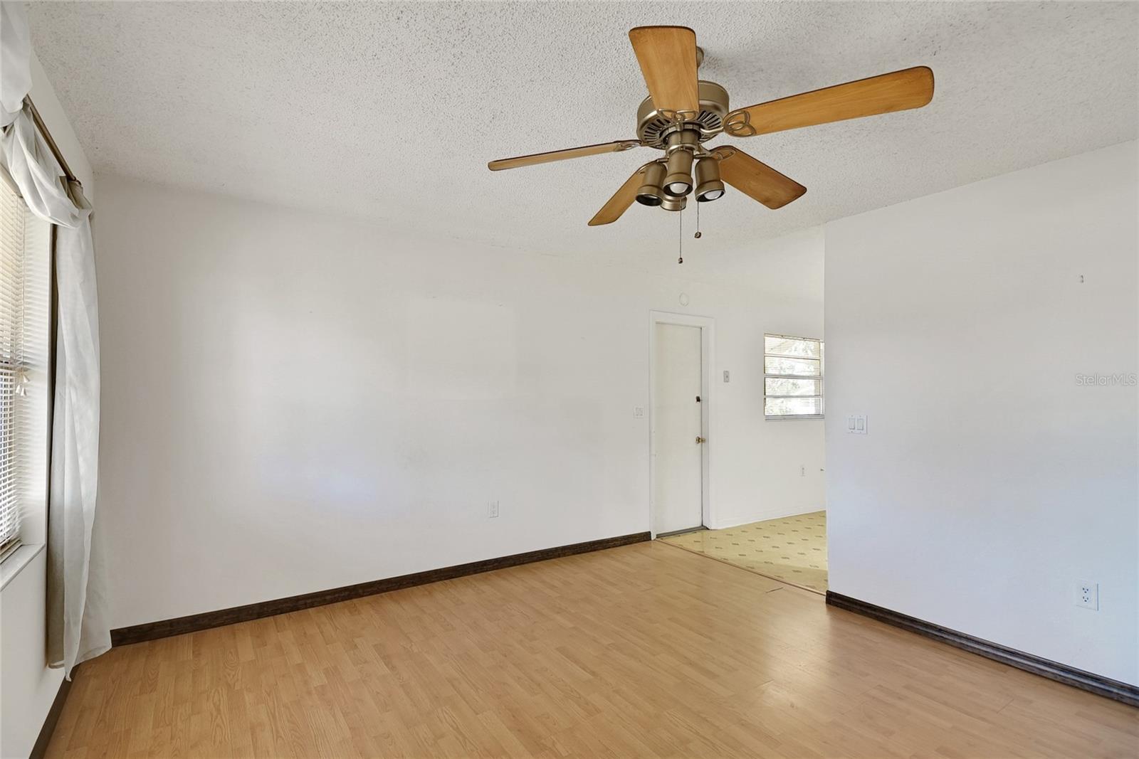 6213 HIGHLAND AVE, LEESBURG, FL, 34748