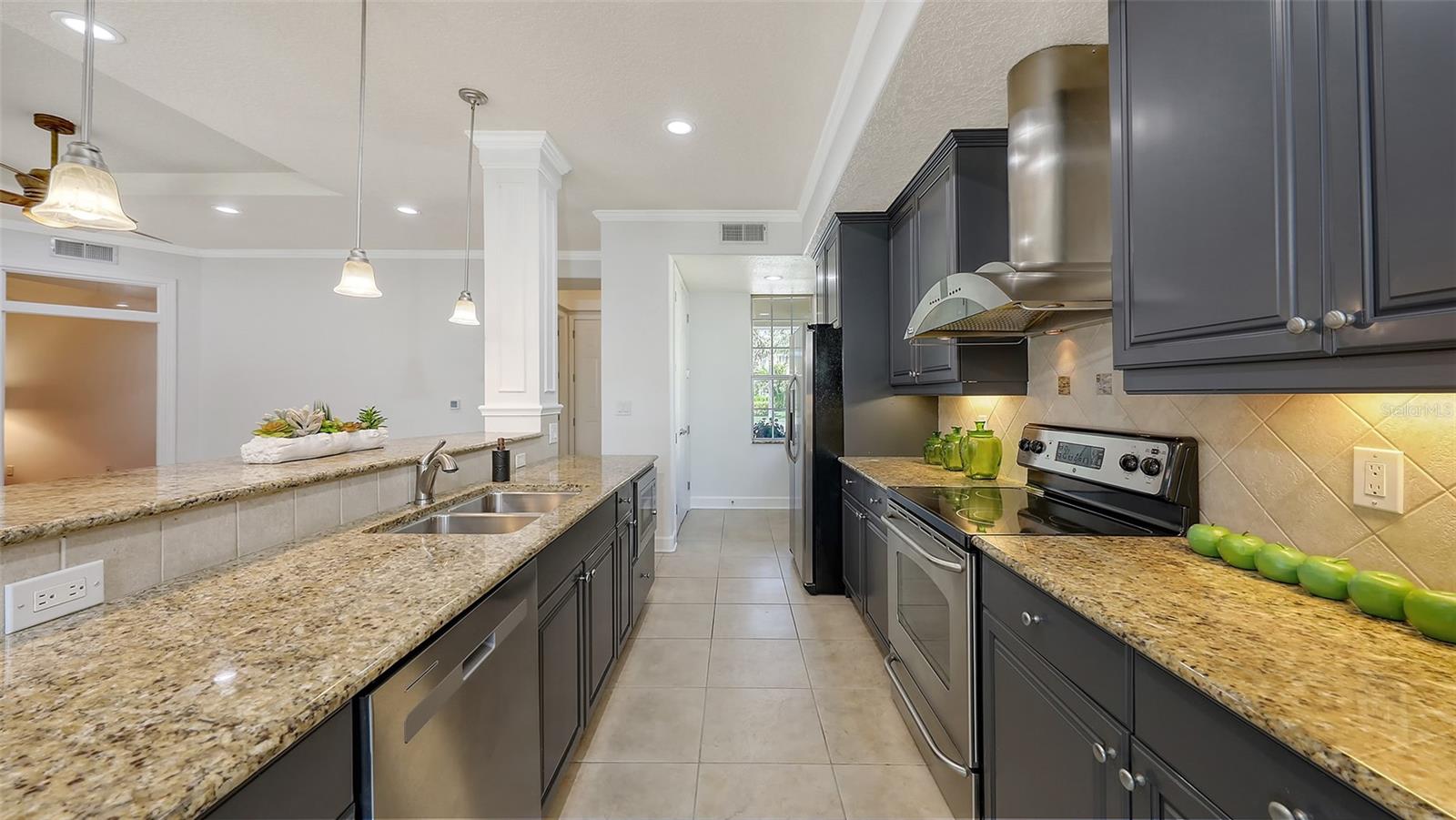 7937 ST SIMONS ST #7937, UNIVERSITY PARK, FL, 34201
