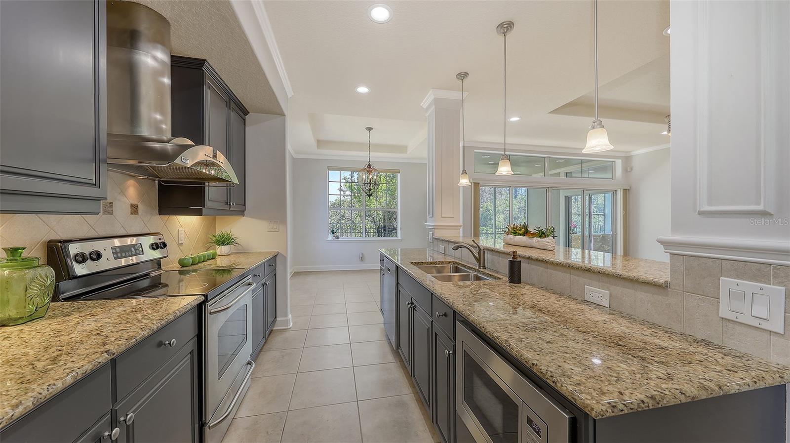 7937 ST SIMONS ST #7937, UNIVERSITY PARK, FL, 34201