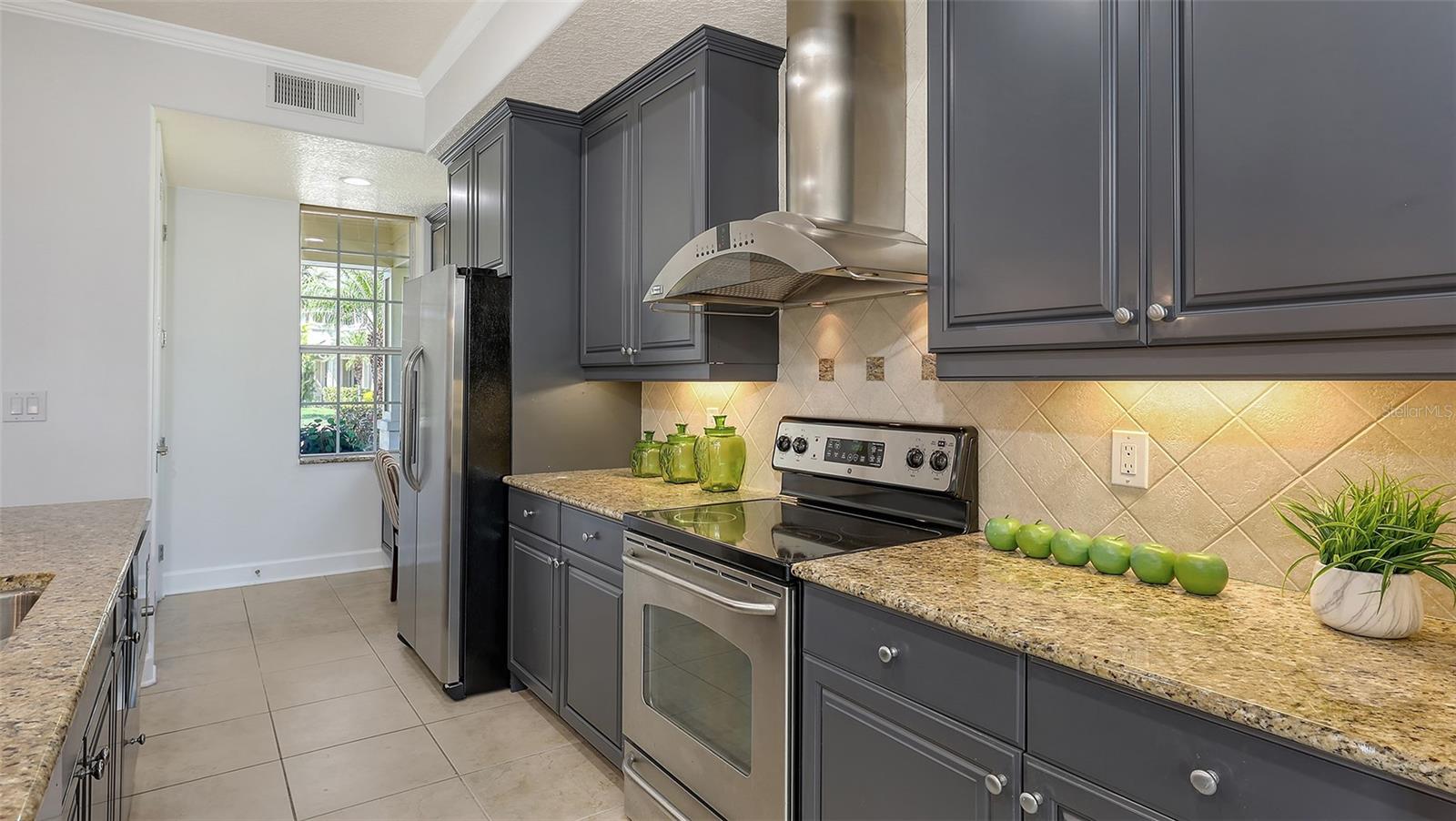 7937 ST SIMONS ST #7937, UNIVERSITY PARK, FL, 34201