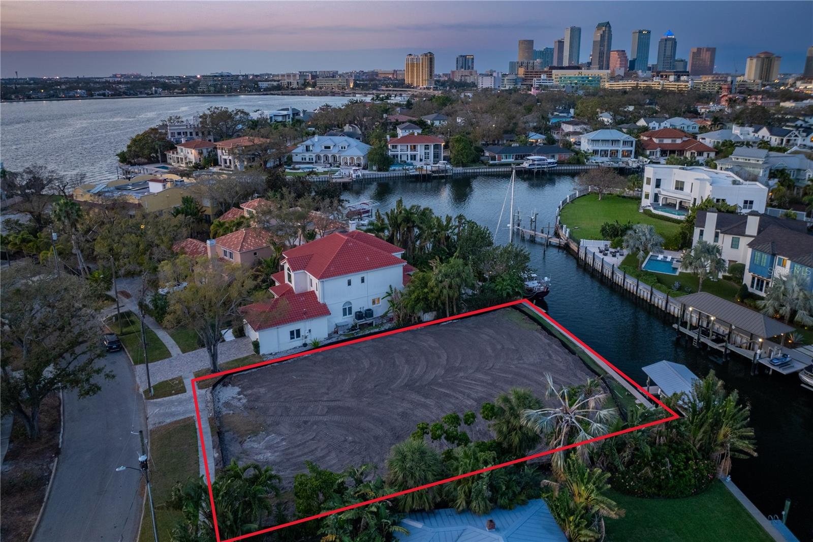 18 BAHAMA CIR, TAMPA, FL, 33606