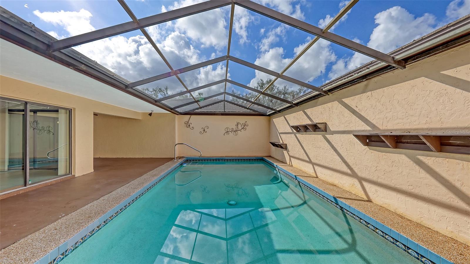 3692 GLEN OAKS MANOR DR, SARASOTA, FL, 34232