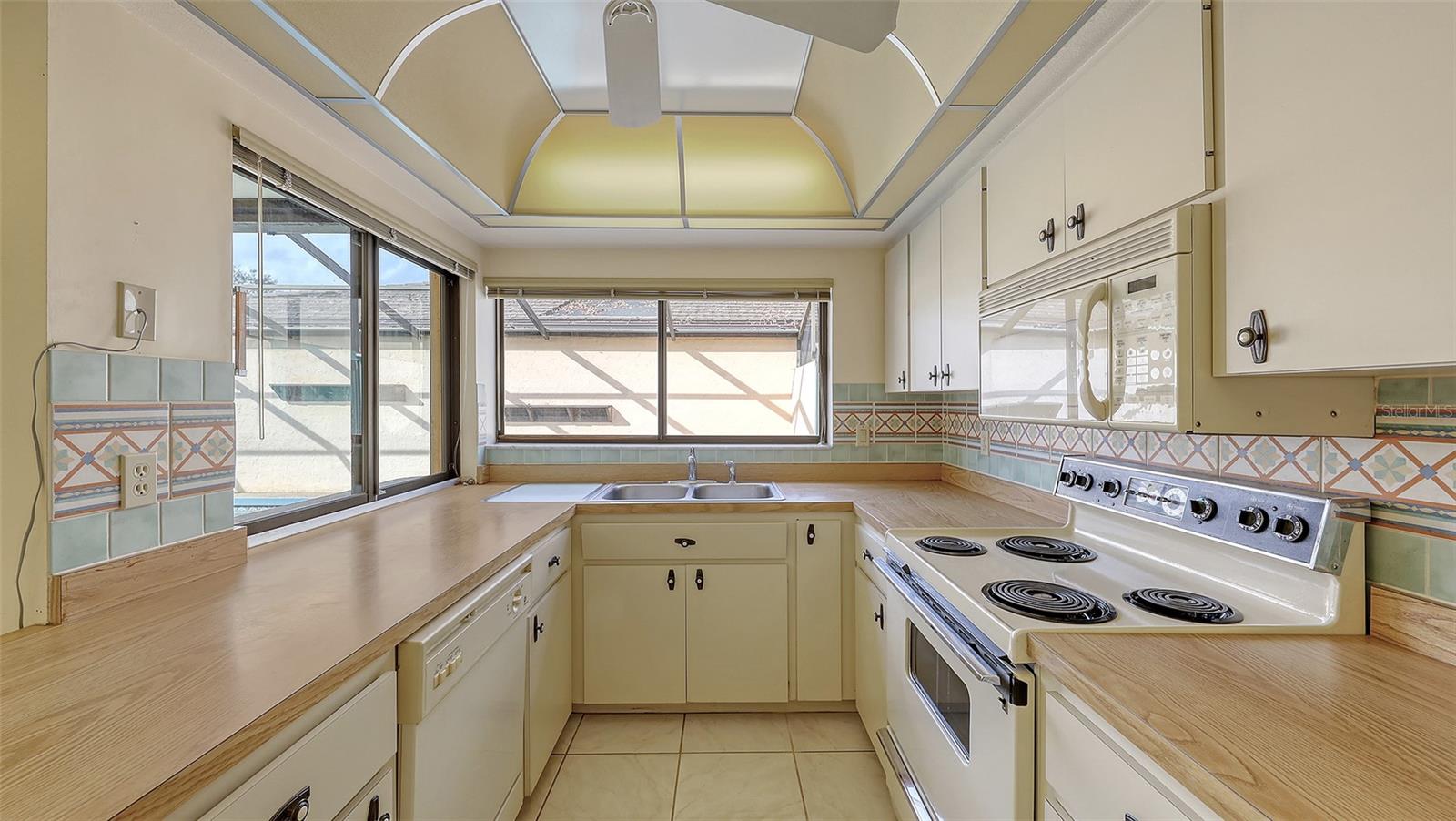 3692 GLEN OAKS MANOR DR, SARASOTA, FL, 34232