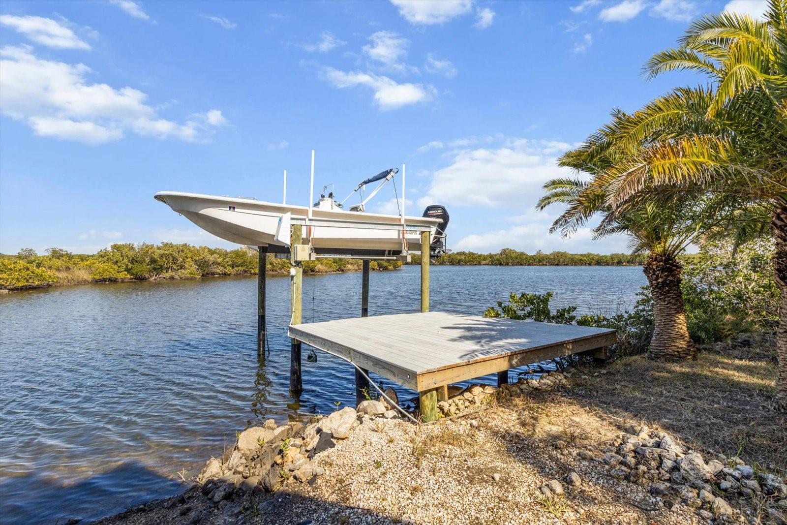 605 N LAKE CIR, CRYSTAL RIVER, FL, 34429