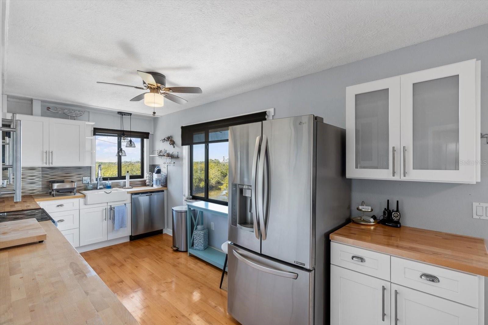 605 N LAKE CIR, CRYSTAL RIVER, FL, 34429