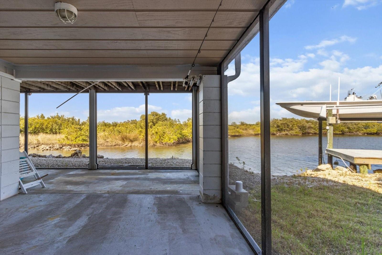 605 N LAKE CIR, CRYSTAL RIVER, FL, 34429