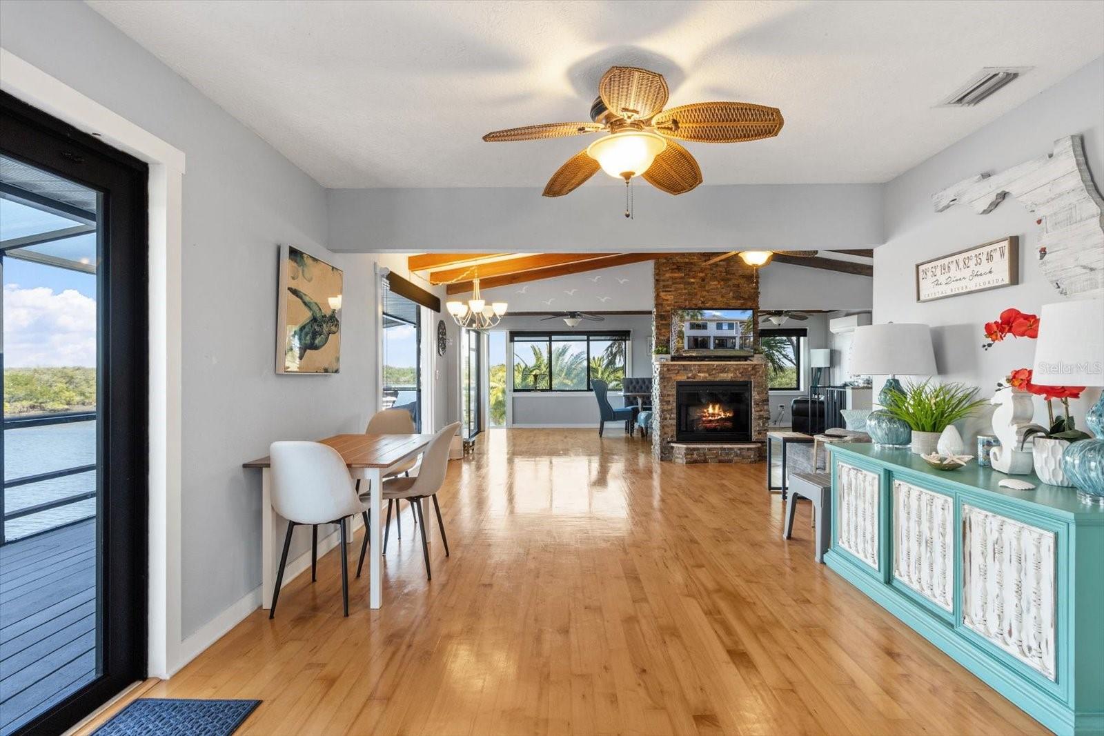 605 N LAKE CIR, CRYSTAL RIVER, FL, 34429