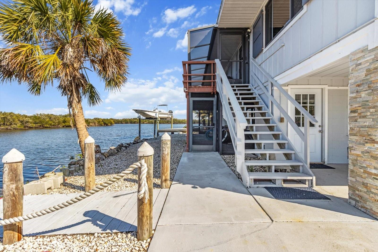 605 N LAKE CIR, CRYSTAL RIVER, FL, 34429