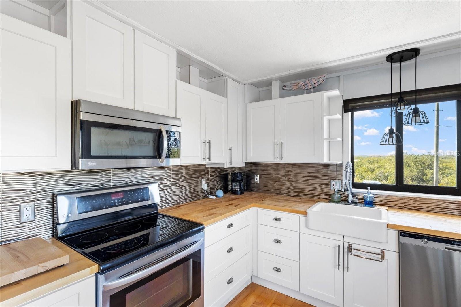 605 N LAKE CIR, CRYSTAL RIVER, FL, 34429
