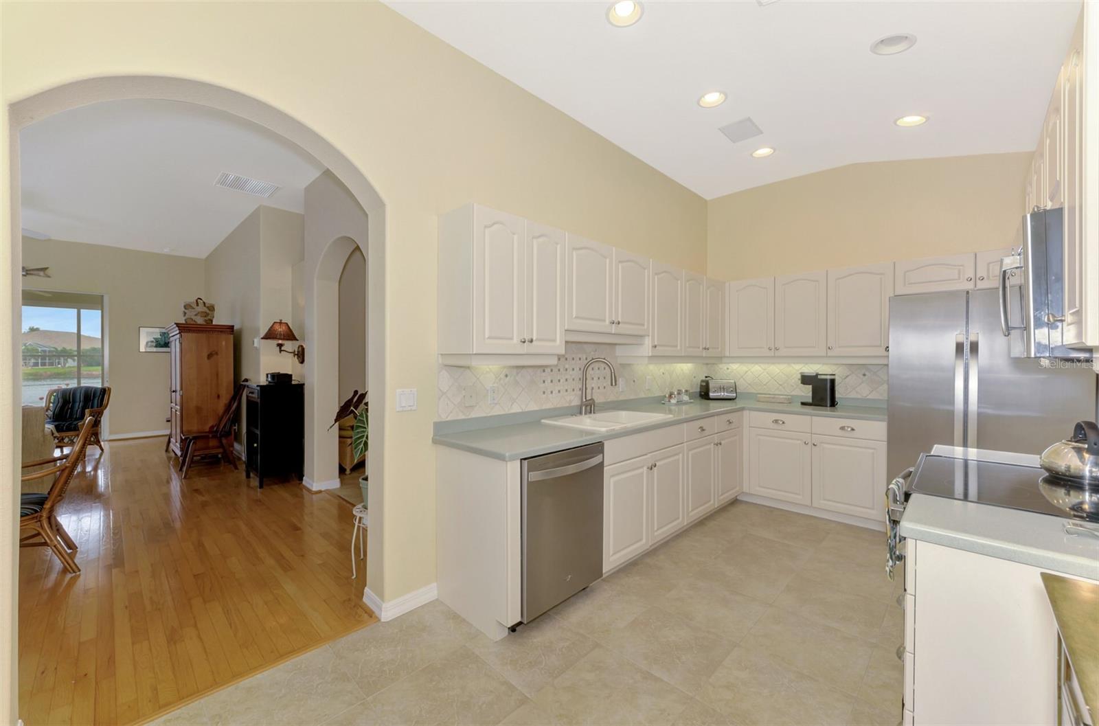 1056 TOPELIS DR, ENGLEWOOD, FL, 34223