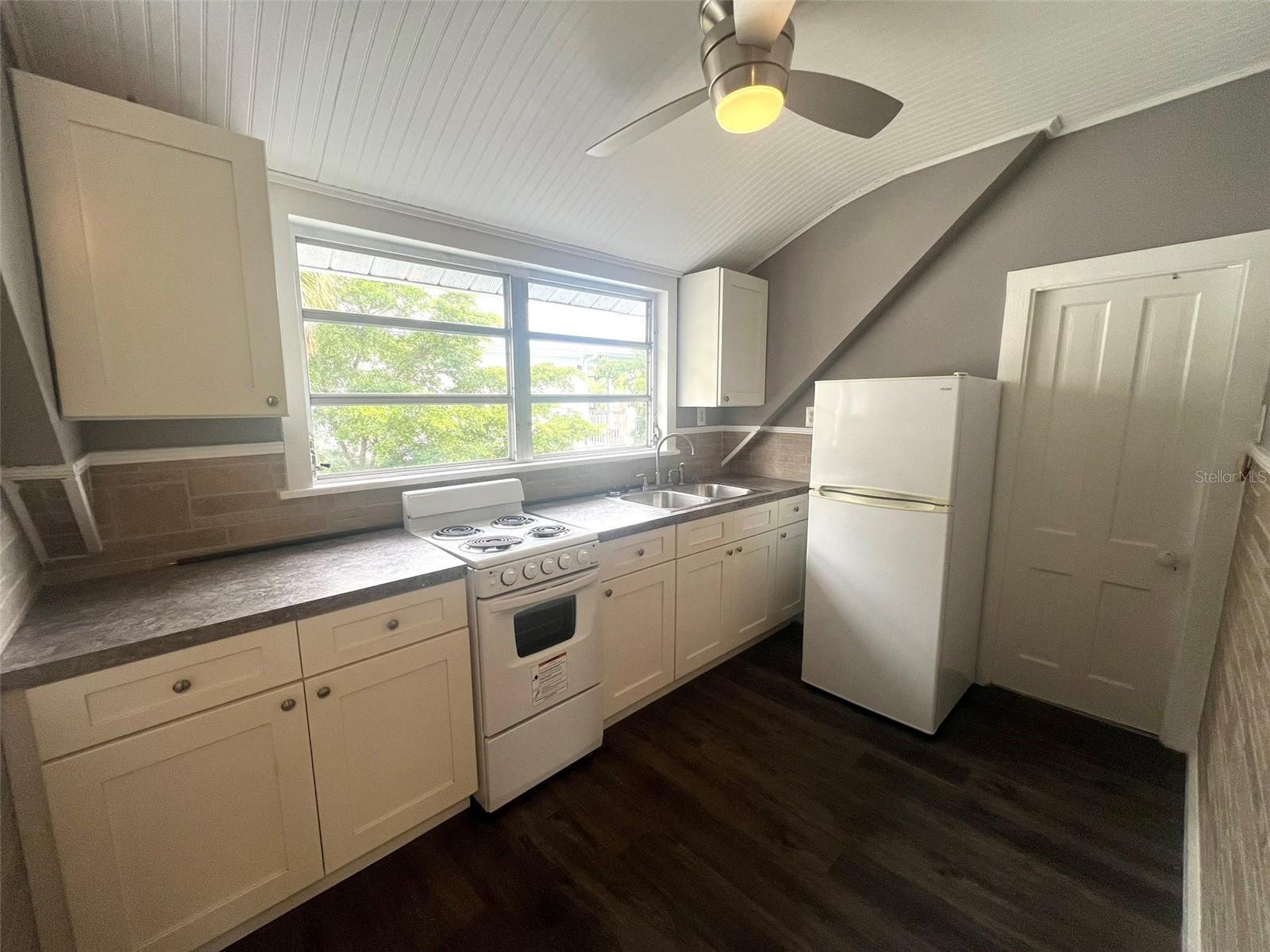 565 W RETTA ESPLANADE #A, PUNTA GORDA, FL, 33950