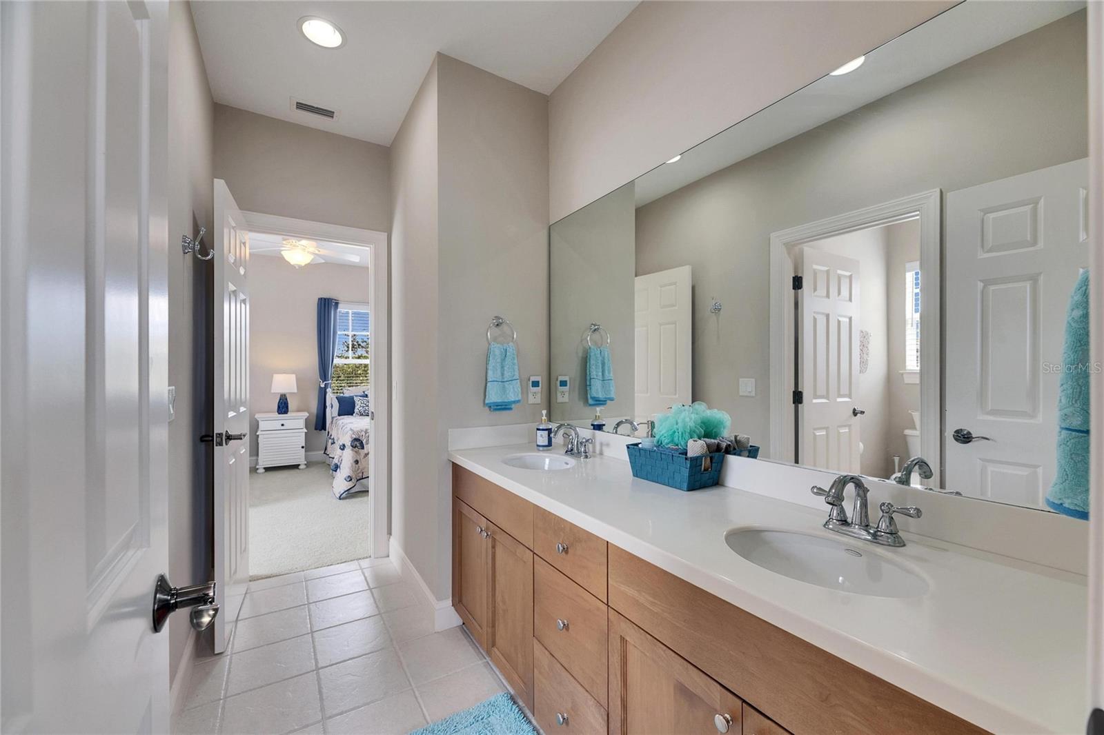 735 MANNS HARBOR DR, APOLLO BEACH, FL, 33572