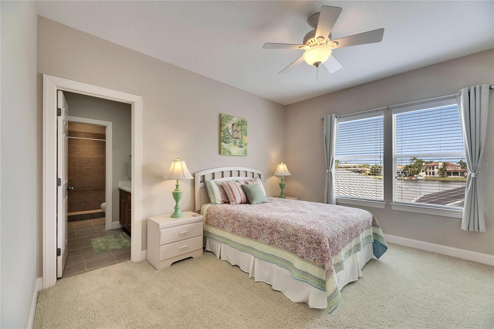 735 MANNS HARBOR DR, APOLLO BEACH, FL, 33572