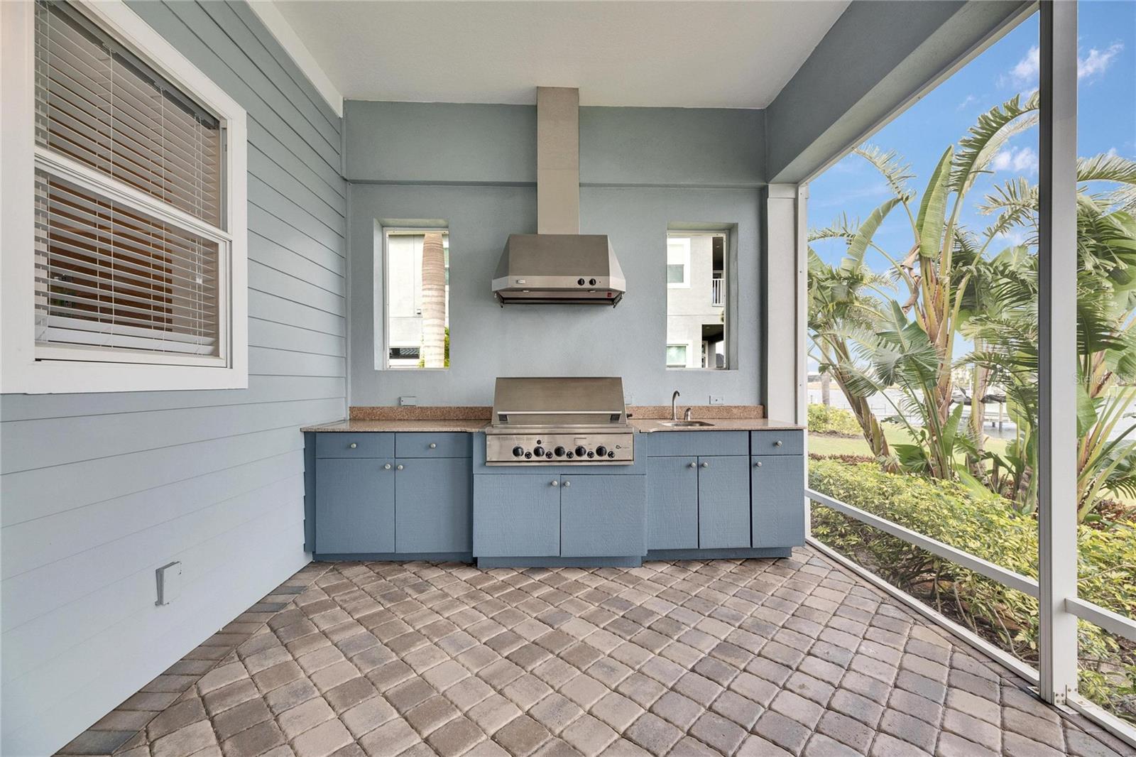 735 MANNS HARBOR DR, APOLLO BEACH, FL, 33572