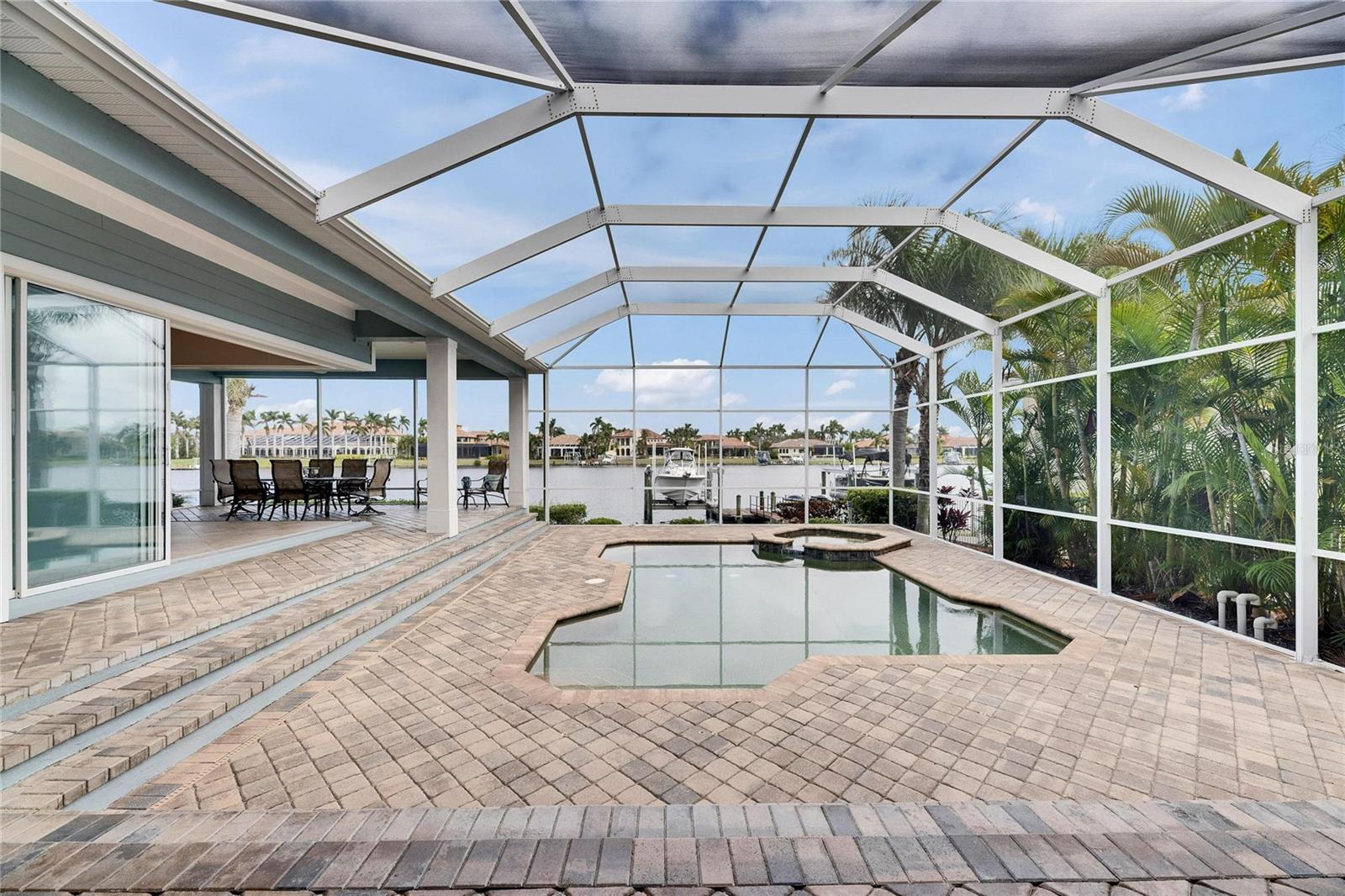735 MANNS HARBOR DR, APOLLO BEACH, FL, 33572
