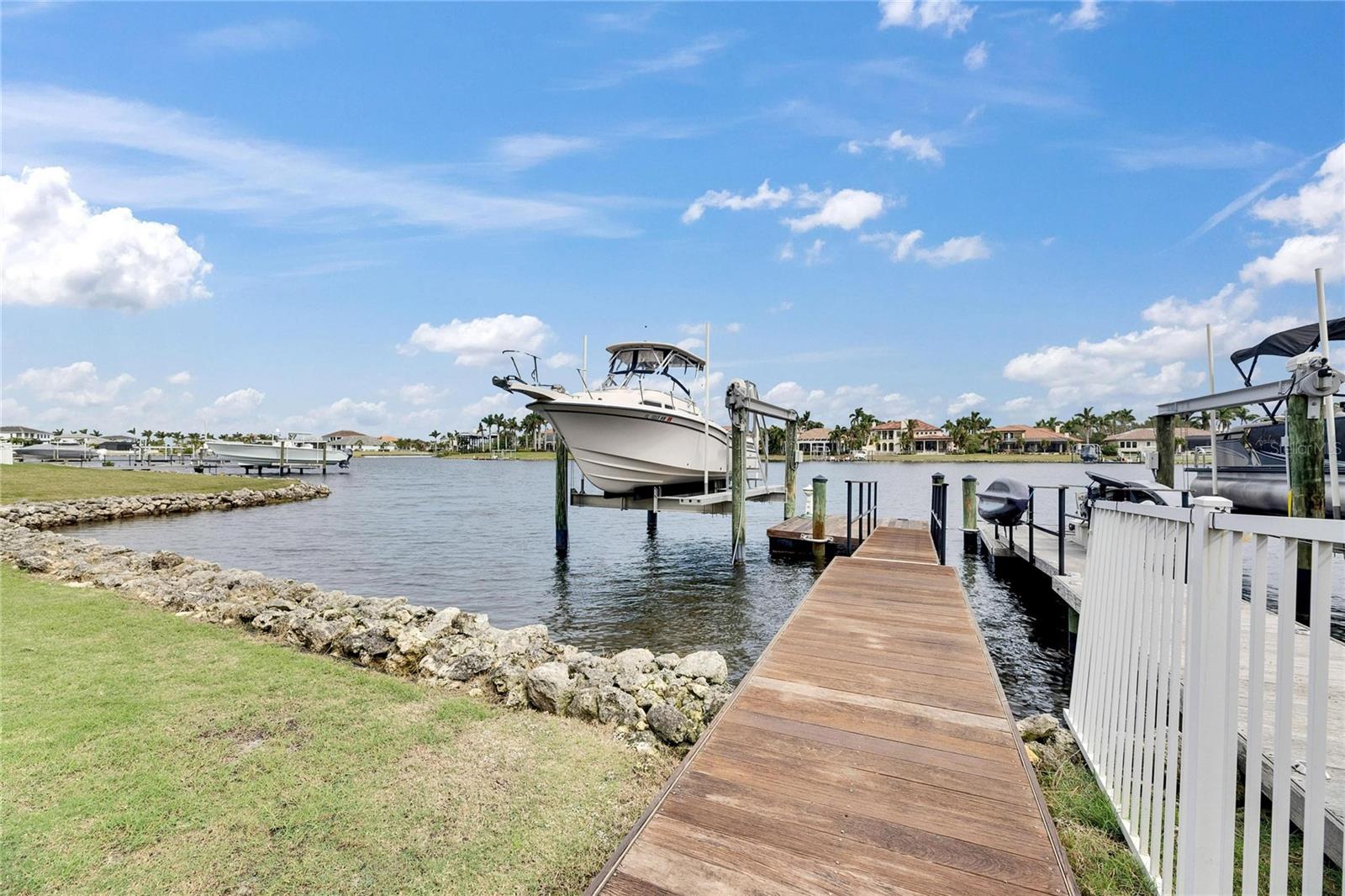 735 MANNS HARBOR DR, APOLLO BEACH, FL, 33572