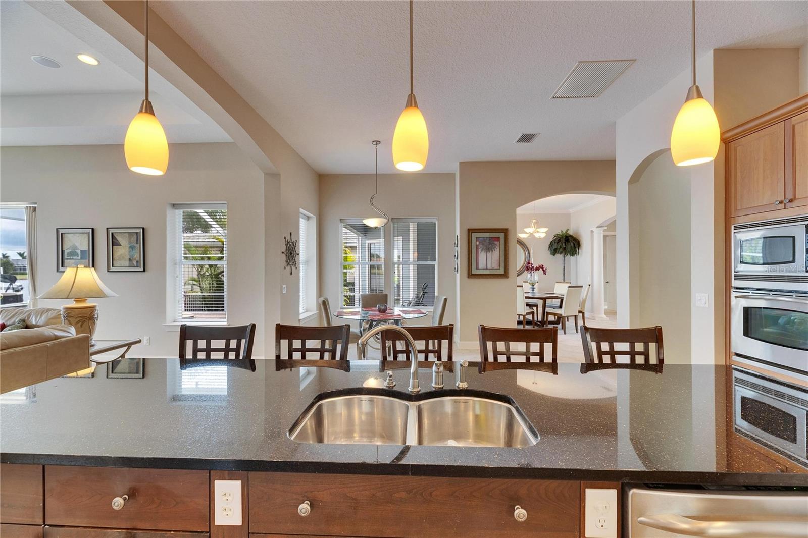735 MANNS HARBOR DR, APOLLO BEACH, FL, 33572
