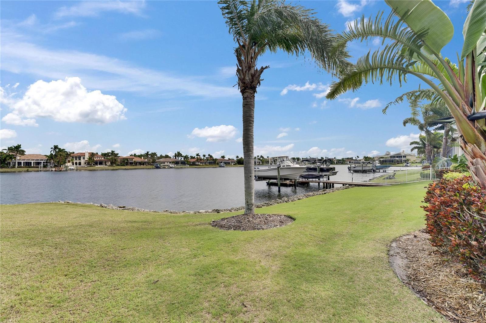 735 MANNS HARBOR DR, APOLLO BEACH, FL, 33572