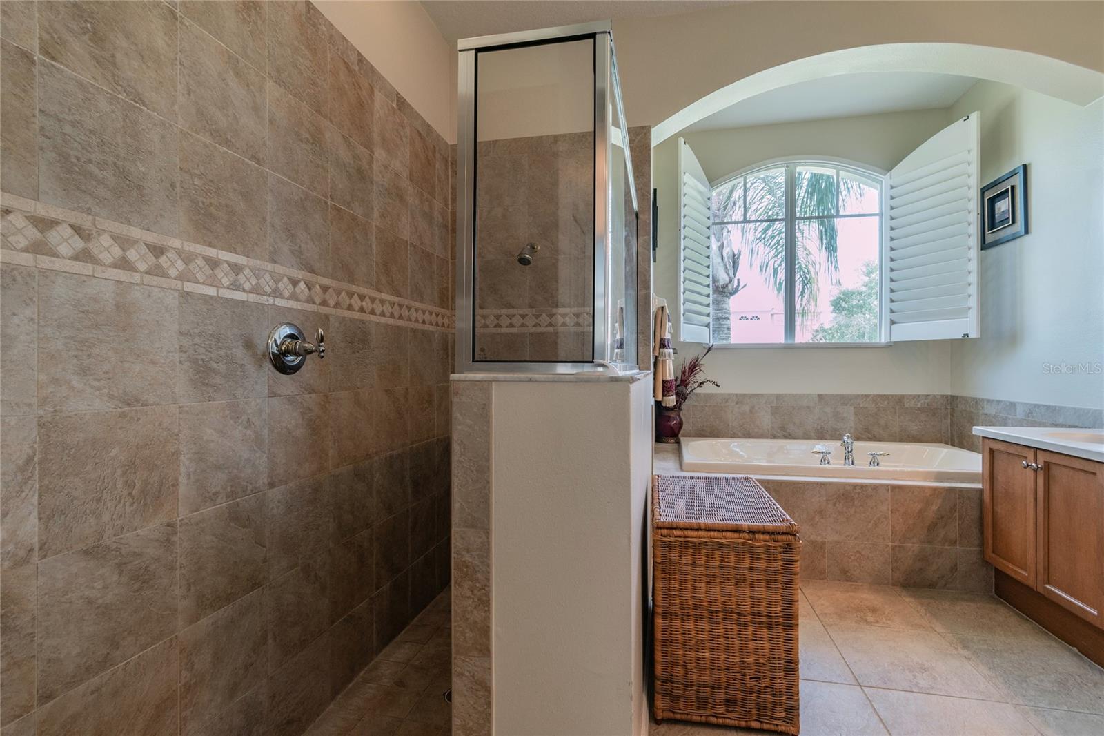 1107 OXBRIDGE DR, LUTZ, FL, 33549