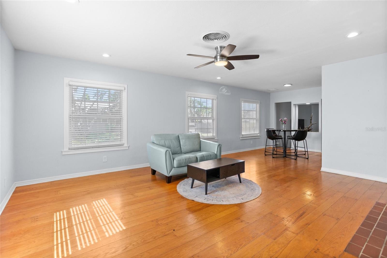 2951 7TH AVE N, ST PETERSBURG, FL, 33713