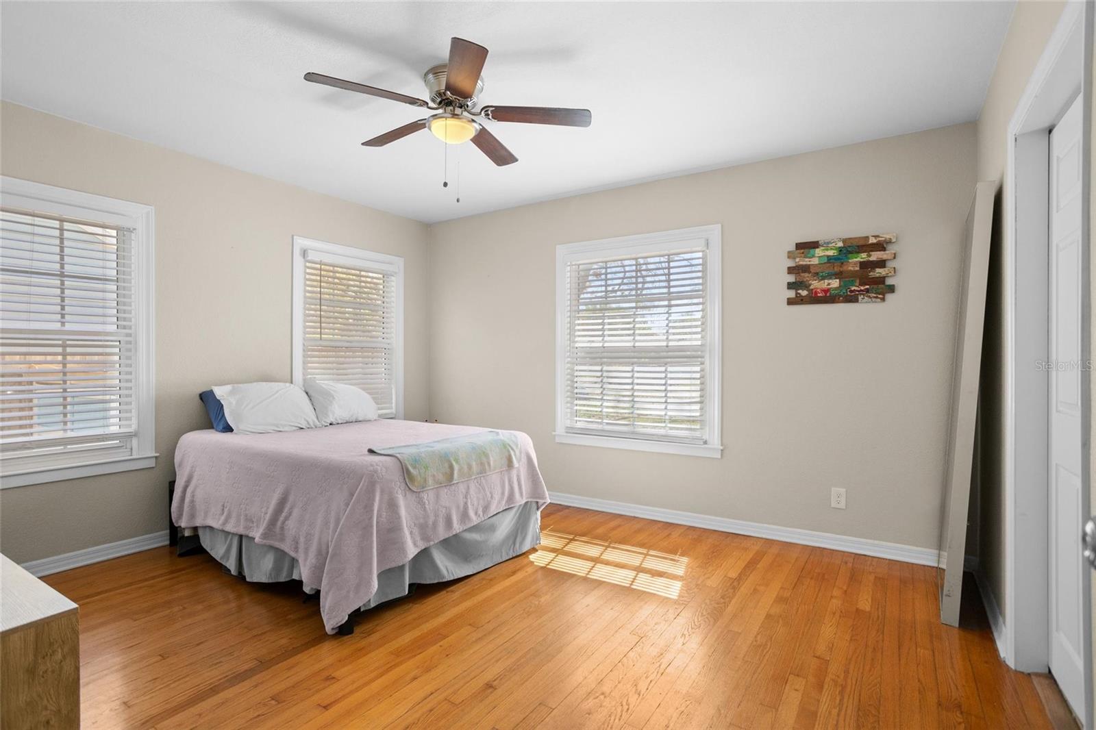 2951 7TH AVE N, ST PETERSBURG, FL, 33713